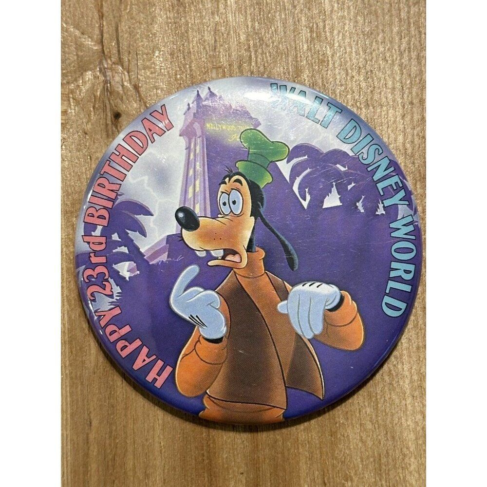 Vintage 1989 Walt Disney World 23rd Birthday Cast Member Pin Button Goofy